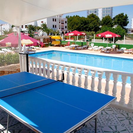 Apartamentos Vista Al Puerto Сан-Антонио-Абад Экстерьер фото