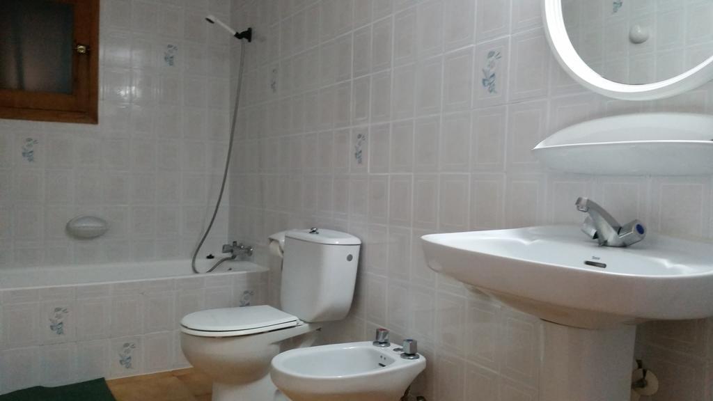 Apartamentos Vista Al Puerto Сан-Антонио-Абад Номер фото