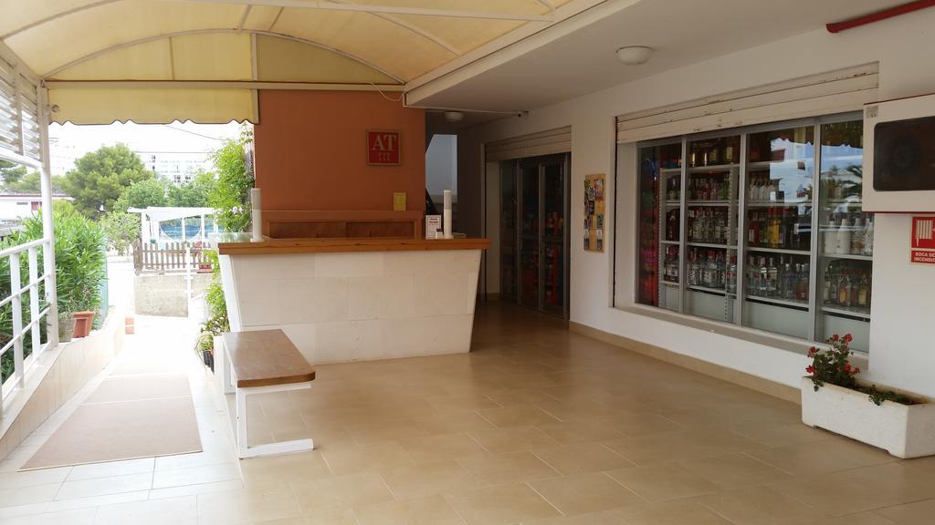Apartamentos Vista Al Puerto Сан-Антонио-Абад Номер фото