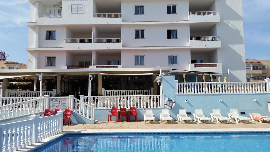 Apartamentos Vista Al Puerto Сан-Антонио-Абад Номер фото